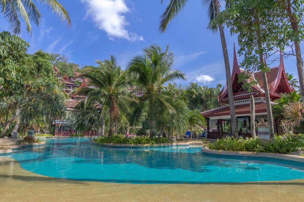 Thavorn beach village resort. Таворн Бич Вилладж. Таворн Вилладж Пхукет. Отель Thavorn Beach Village Resort & Spa. Thavorn отель Тайланд.